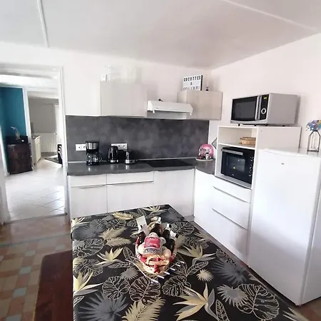 Holiday home Cocottes & Colibri *