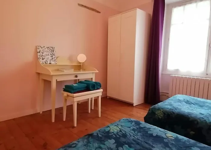 Holiday home Cocottes & Colibri *