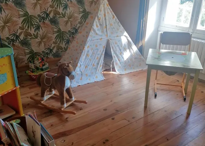 Holiday home Cocottes & Colibri *